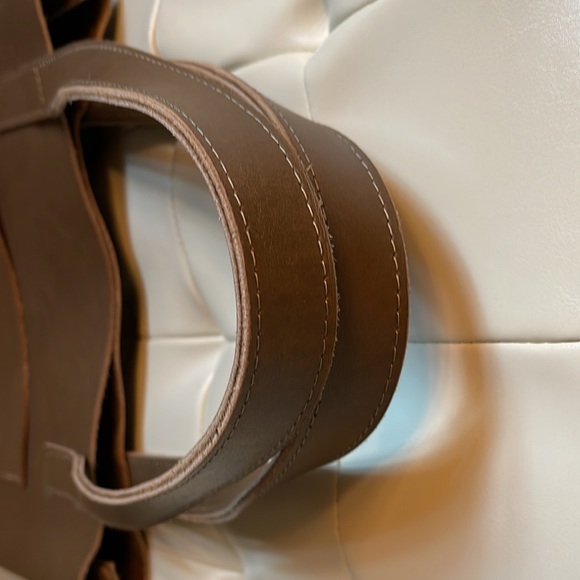 Teddi Joelle Essential Olive Leather Tote Bag - Picture 5 of 6